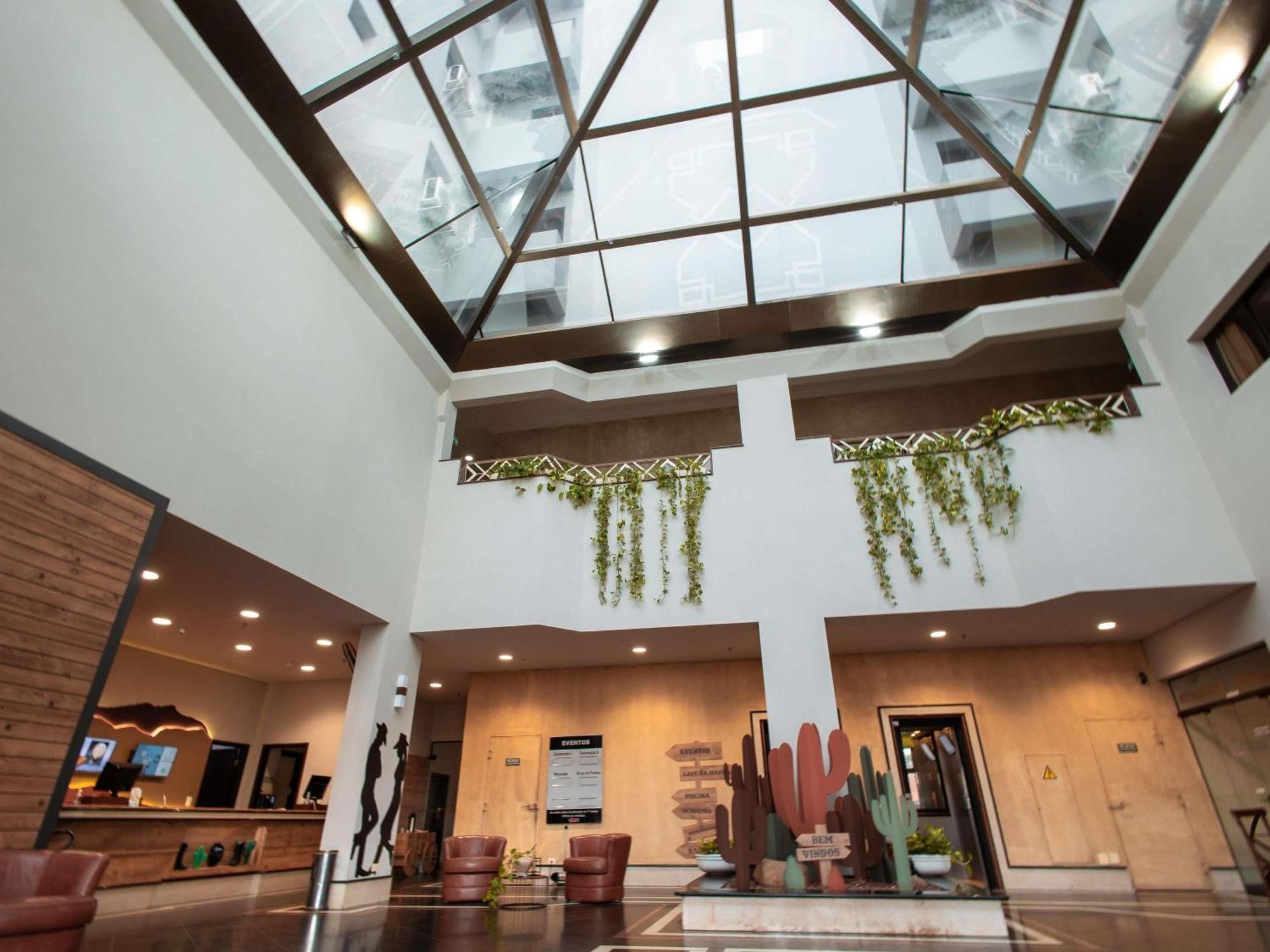 Ibis Styles Portal D'oeste Hotel 3*